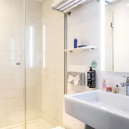 Ibis Styles 15 Lecourbe Hotel 3*