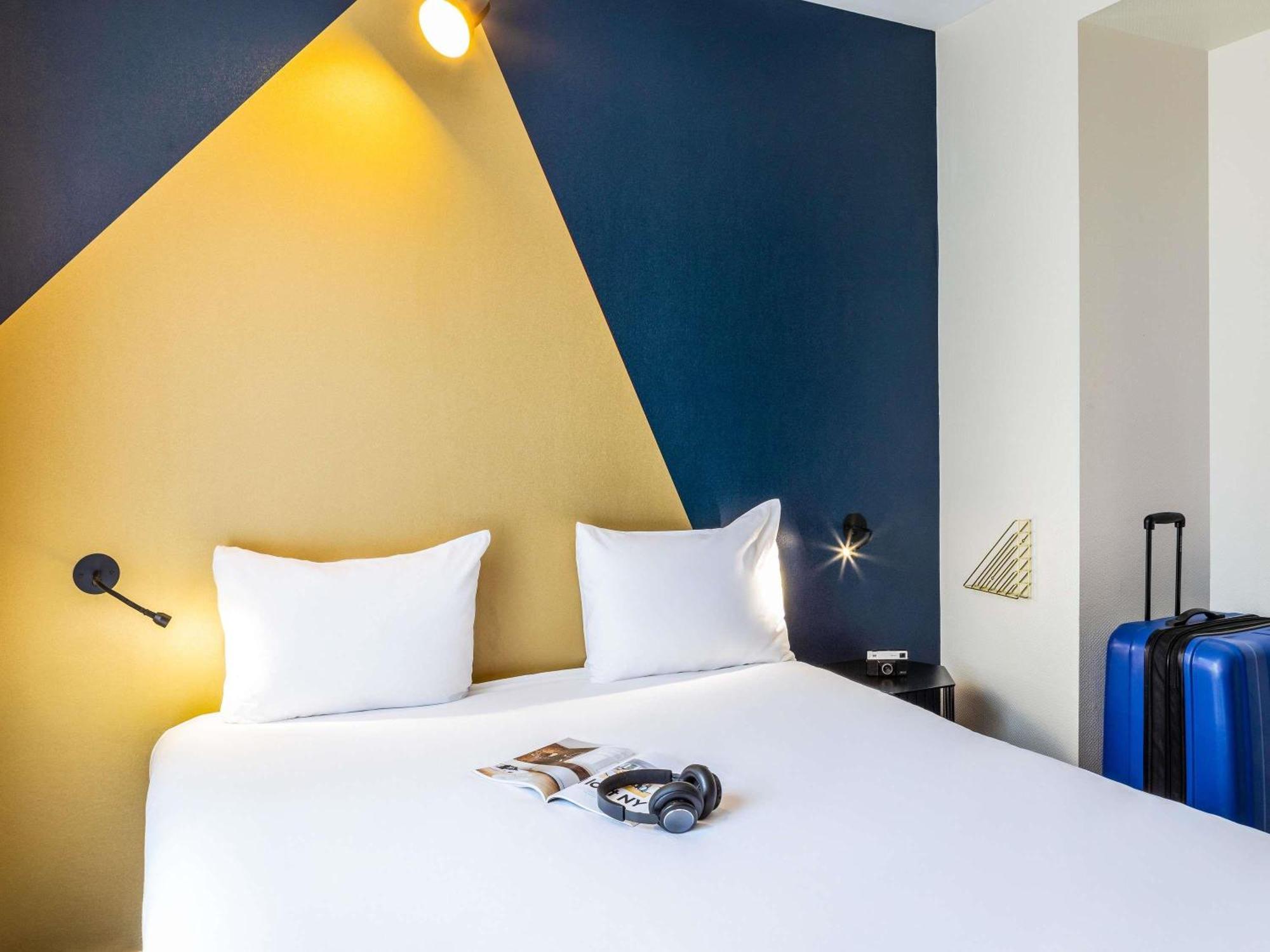Hotel Ibis Styles 15 Lecourbe 3*