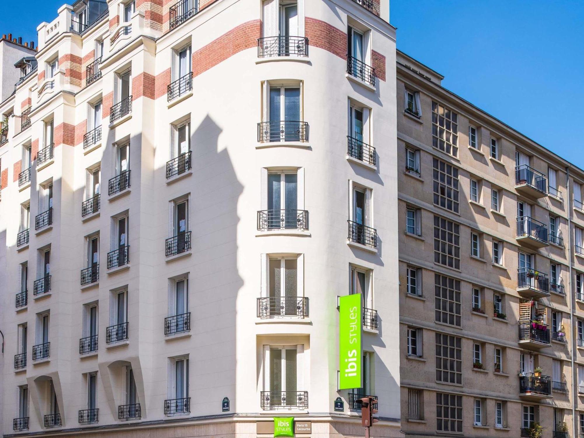 Ibis Styles 15 Lecourbe Hotel