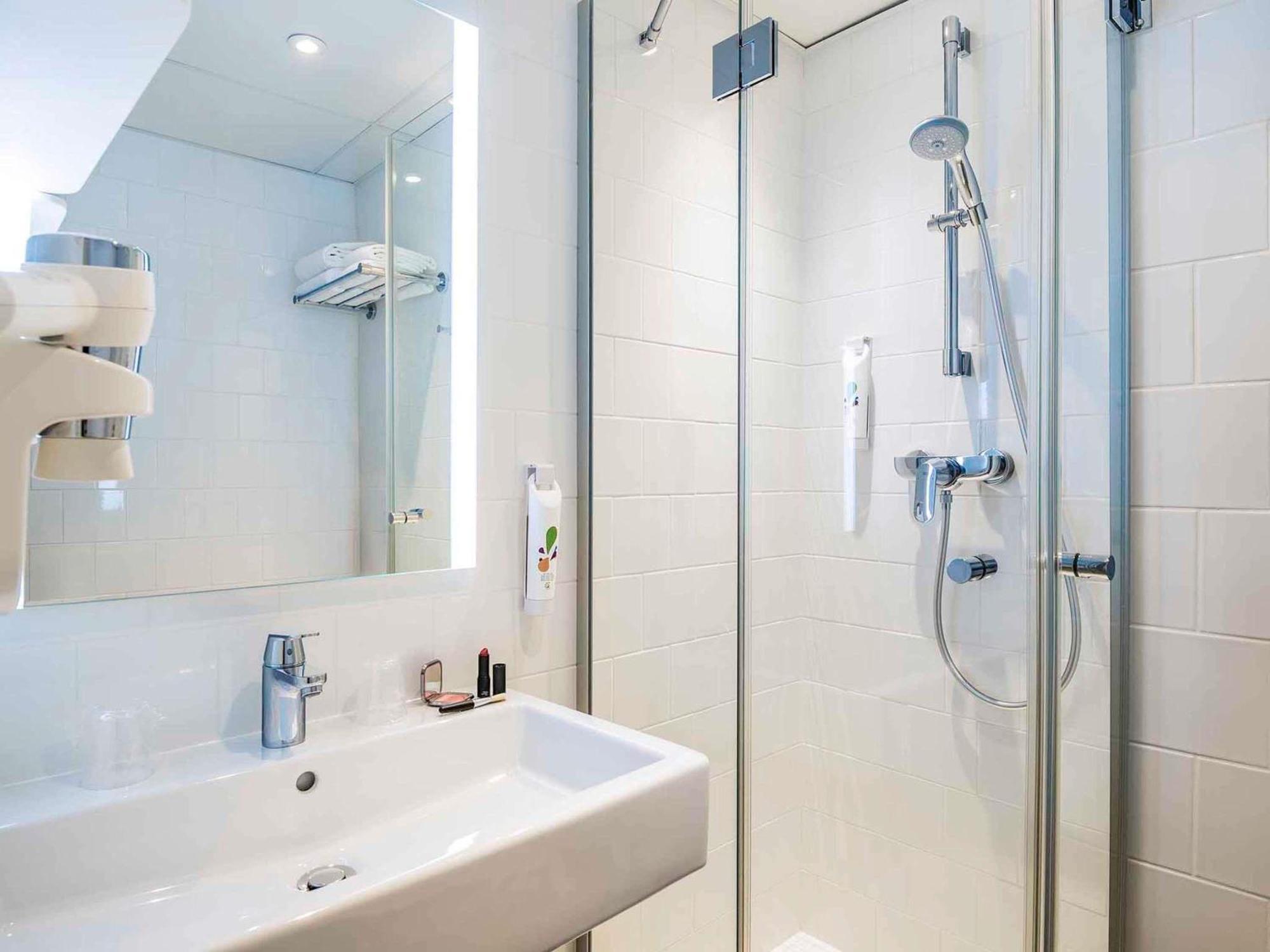Ibis Styles 15 Lecourbe Hotel