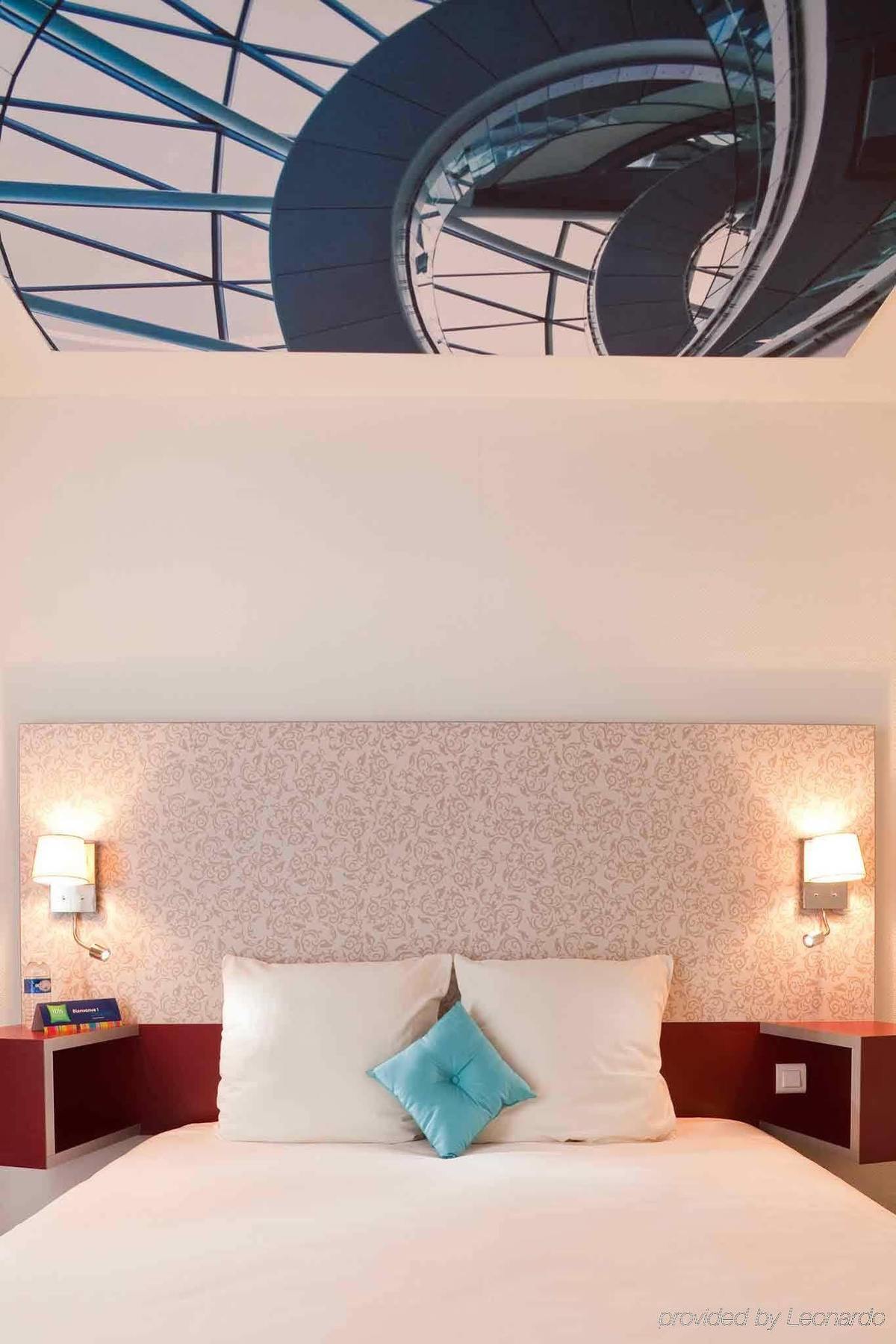 Ibis Styles 15 Lecourbe 3*